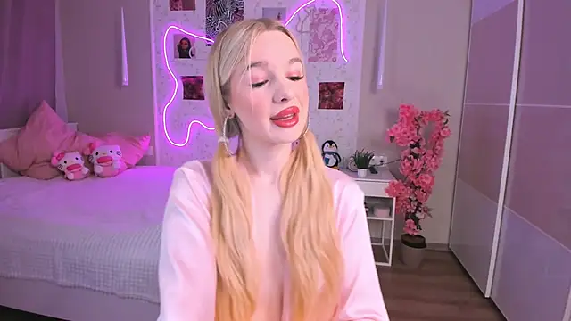 Snapshot of Ella_Lane chatting on March 7, 2026, 3:13 am Ella Lane online show from March 7, 2026, 3:13 am