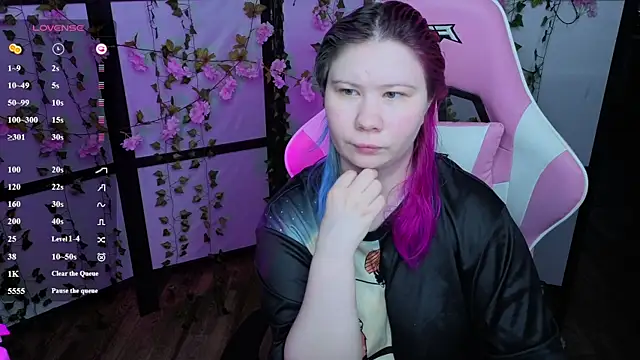 Snapshot of kitsune_little chatting on June 16, 2026, 12:10 am kitsune little online show from June 16, 2026, 12:10 am