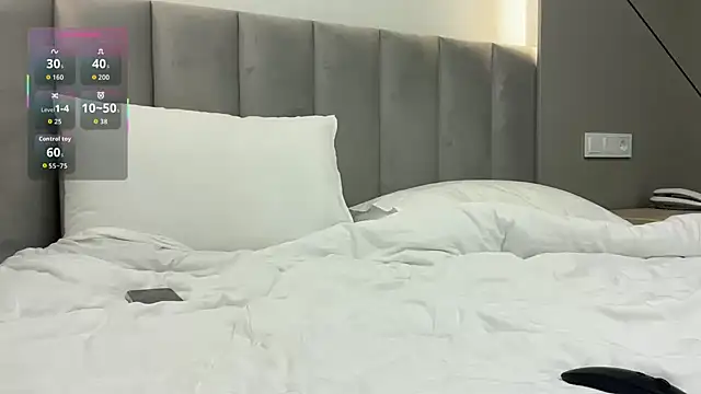 Snapshot of -LunaLove- chatting on March 3, 2026, 8:27 pm -LunaLove- online show from March 3, 2026, 8:27 pm