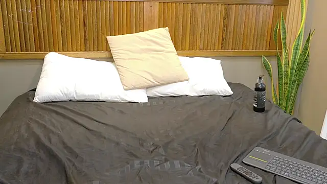 Snapshot of kaiawhite chatting on June 7, 2026, 9:53 pm kaiawhite online show from June 7, 2026, 9:53 pm