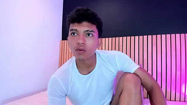 Snapshot of jhoystrong_ chatting on March 1, 2026, 2:06 pm jhoystrong online show from March 1, 2026, 2:06 pm