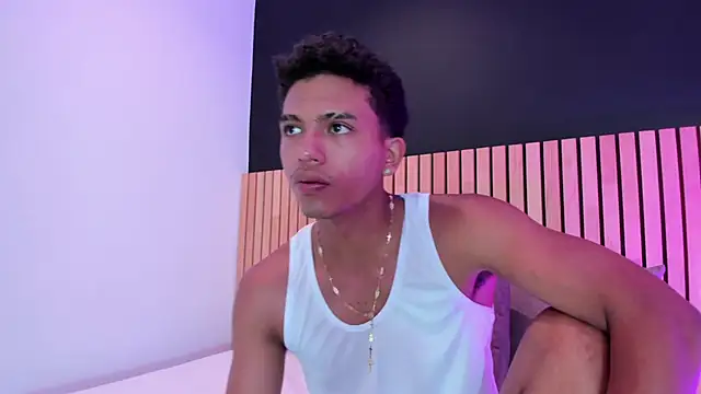 Snapshot of jhoystrong_ chatting on March 2, 2026, 7:54 pm jhoystrong online show from March 2, 2026, 7:54 pm