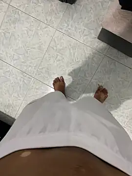 Thiagoo2331 online show from April 6, 2026, 4:41 am