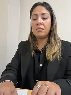 leona-david online show from April 22, 2026, 12:23 pm