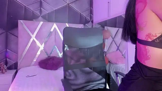 Agatta Adams online show from April 20, 2026, 3:24 pm