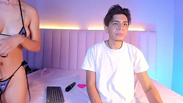 abrilandjulian online show from July 7, 2026, 7:50 pm