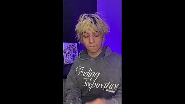 Snapshot of prince_oliverr chatting on April 1, 2026, 2:46 am prince oliverr online show from April 1, 2026, 2:46 am