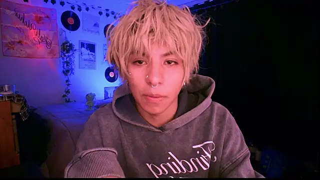 Snapshot of prince_oliverr chatting on February 22, 2026, 9:11 am prince oliverr online show from February 22, 2026, 9:11 am