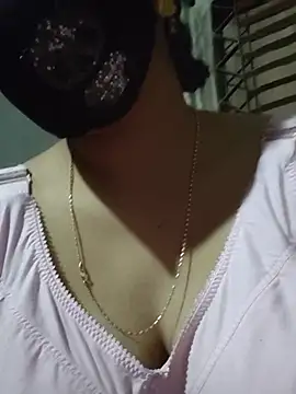 tanisha-me online show from February 18, 2026, 8:38 pm