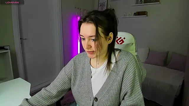 Snapshot of Laura_CollinsS chatting on May 28, 2026, 1:24 am Laura CollinsS online show from May 28, 2026, 1:24 am