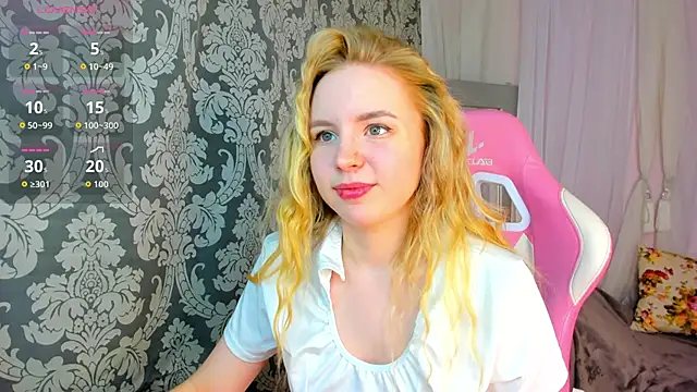 Snapshot of Linda__Bloom chatting on May 27, 2026, 1:57 am Linda Bloom online show from May 27, 2026, 1:57 am