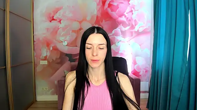 NoirDiva online show from April 14, 2026, 5:56 am