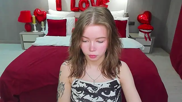 Snapshot of Violetta__Dreams chatting on February 17, 2026, 6:38 pm Violetta Dreams online show from February 17, 2026, 6:38 pm