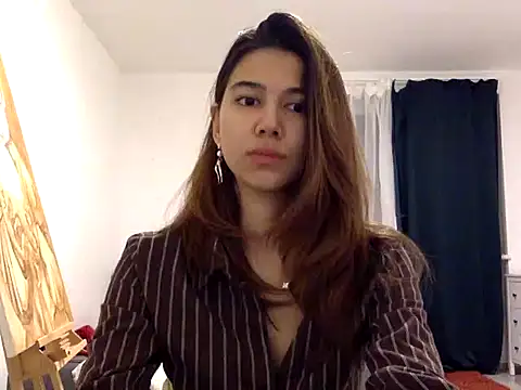 Snapshot of KiraVixenSweet chatting on February 16, 2026, 11:13 pm KiraVixenSweet online show from February 16, 2026, 11:13 pm