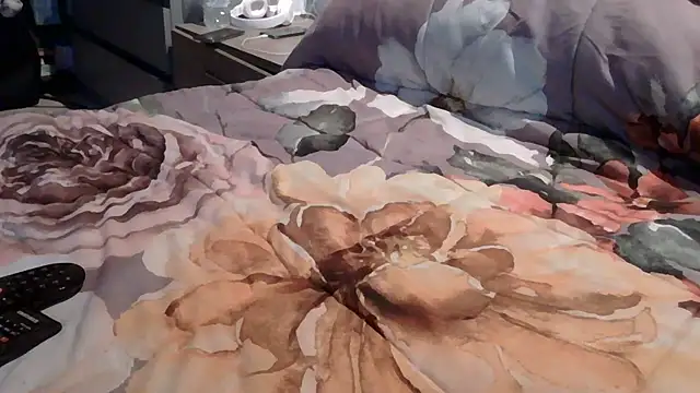 luanahot1 online show from March 17, 2026, 1:03 pm