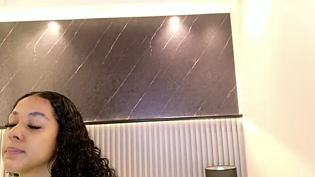 Kinsleybrown online show from April 9, 2026, 4:14 am