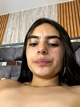 scarleth zin online show from April 8, 2026, 8:43 pm