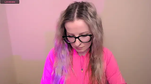 AnnePeach online show from March 17, 2026, 6:11 pm