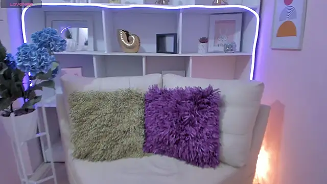 Snapshot of Freya_Lamir chatting on February 27, 2026, 7:35 pm Freya Lamir online show from February 27, 2026, 7:35 pm