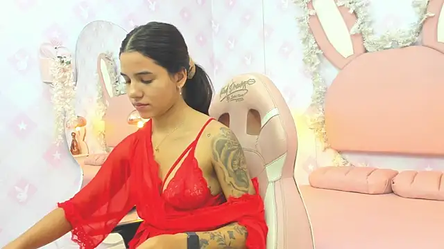 Isabellaa Rosee online show from April 15, 2026, 8:20 pm