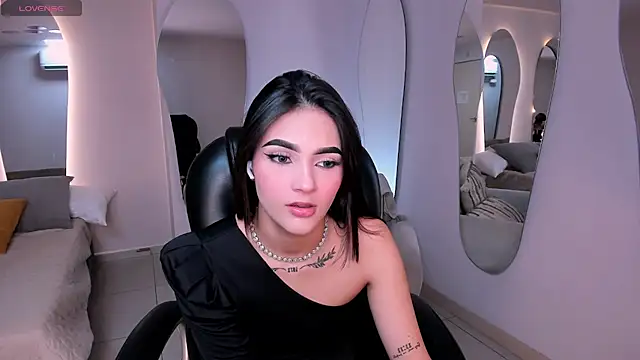 CarolineEvans x online show from March 9, 2026, 5:22 am