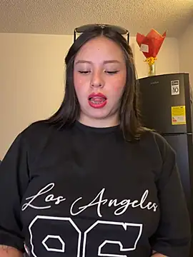 Sofi Collinss online show from April 8, 2026, 11:50 pm