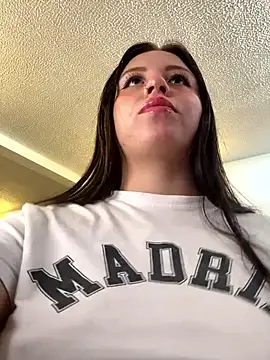 Snapshot of Sofi_Collinss chatting on April 22, 2026, 12:01 pm Sofi Collinss online show from April 22, 2026, 12:01 pm