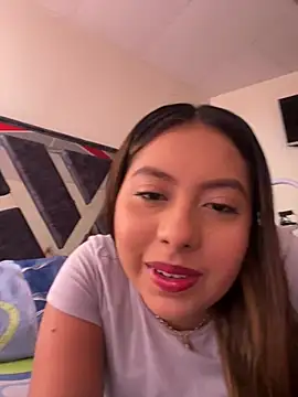 Snapshot of Emiily_joee_ chatting on June 14, 2026, 3:24 pm Emiily joee online show from June 14, 2026, 3:24 pm