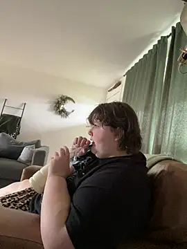 plushietoy online show from February 23, 2026, 8:09 pm