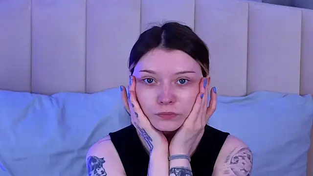 Snapshot of AlyssFrost chatting on July 26, 2026, 2:07 am AlyssFrost online show from July 26, 2026, 2:07 am