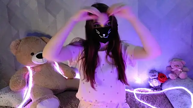 llonaMask online show from February 27, 2026, 8:36 am