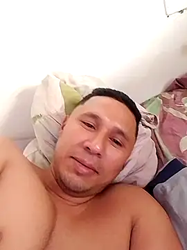 Snapshot of deiner13 chatting on February 15, 2026, 9:47 pm deiner13 online show from February 15, 2026, 9:47 pm