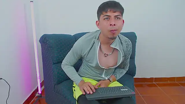 polloCol4U online show from April 1, 2026, 4:14 am