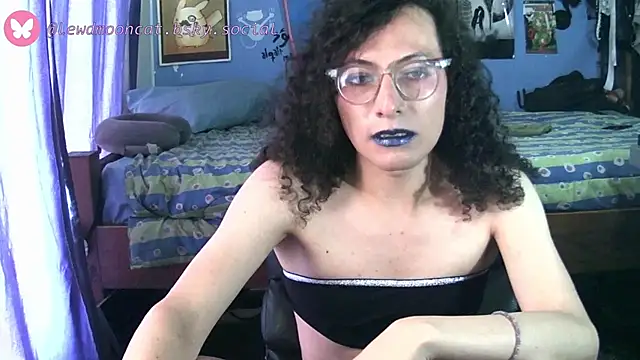 Snapshot of lewd_mooncat chatting on May 27, 2026, 7:54 pm lewd mooncat online show from May 27, 2026, 7:54 pm