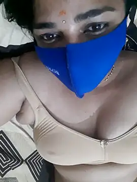 Snapshot of Tamil_Luckly_girl chatting on May 19, 2026, 4:36 pm Tamil Luckly girl online show from May 19, 2026, 4:36 pm