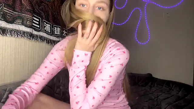 CassandraMur online show from March 1, 2026, 6:30 pm