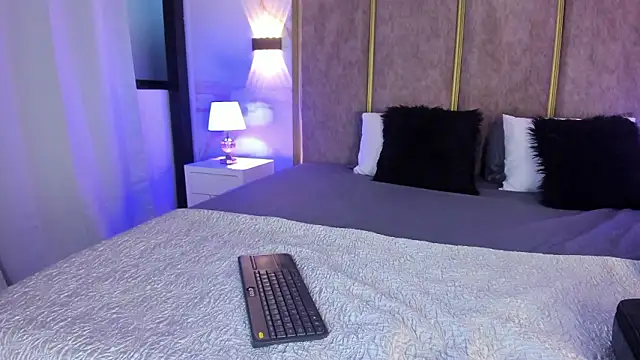 PerlaRogerss  online show from February 19, 2026, 11:29 am