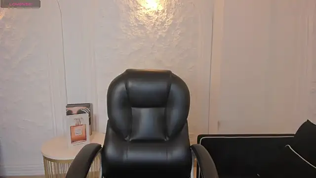 AmaraDivine online show from March 1, 2026, 5:24 pm