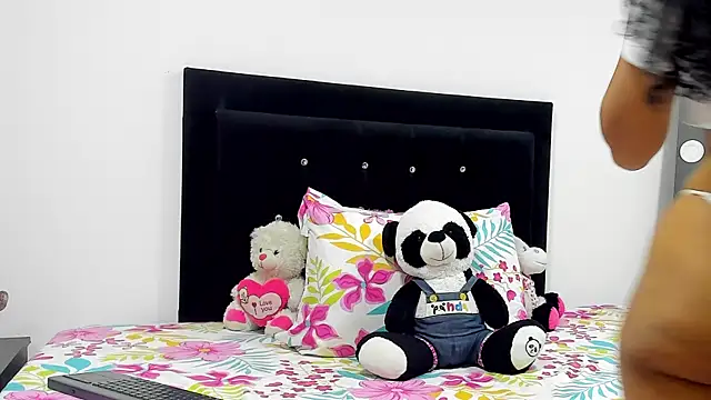 DanielaWane online show from March 1, 2026, 3:28 am