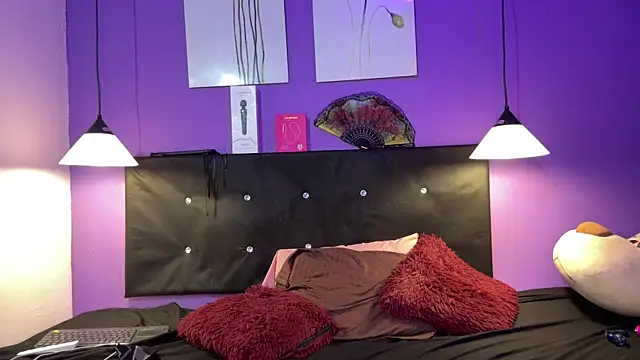 Snapshot of Karim_mansur chatting on April 2, 2026, 5:08 pm Karim mansur online show from April 2, 2026, 5:08 pm