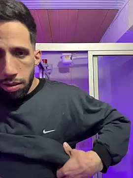 Snapshot of Karim_mansur chatting on March 10, 2026, 3:43 am Karim mansur online show from March 10, 2026, 3:43 am