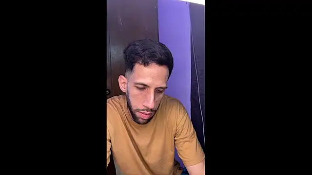 Snapshot of Karim_mansur chatting on March 25, 2026, 2:33 am Karim mansur online show from March 25, 2026, 2:33 am