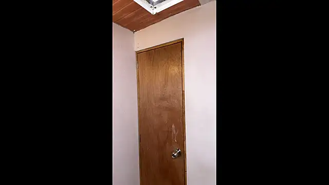 Snapshot of Karim_mansur chatting on April 8, 2026, 2:46 am Karim mansur online show from April 8, 2026, 2:46 am