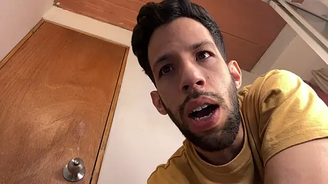 Snapshot of Karim_mansur chatting on April 8, 2026, 5:03 pm Karim mansur online show from April 8, 2026, 5:03 pm