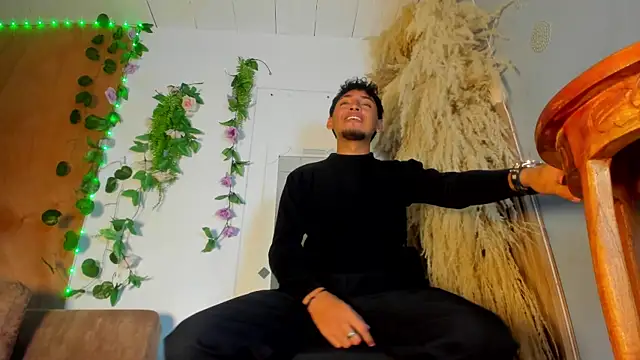 Snapshot of Ian_Hunter chatting on February 16, 2026, 1:32 pm Ian Hunter online show from February 16, 2026, 1:32 pm