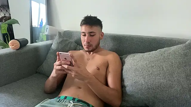 Heytincho online show from March 1, 2026, 9:59 pm