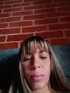 Snapshot of kiki_milu chatting on May 29, 2026, 1:06 pm kiki milu online show from May 29, 2026, 1:06 pm