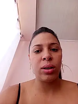 kiki milu online show from March 24, 2026, 2:06 pm