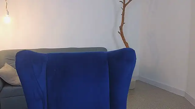 Snapshot of DeliaEffy chatting on April 5, 2026, 12:45 pm DeliaEffy online show from April 5, 2026, 12:45 pm