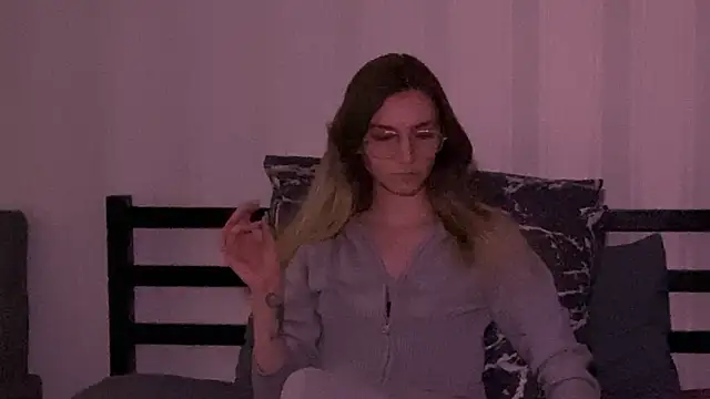 Snapshot of missmiroslava chatting on March 3, 2026, 7:54 pm missmiroslava online show from March 3, 2026, 7:54 pm